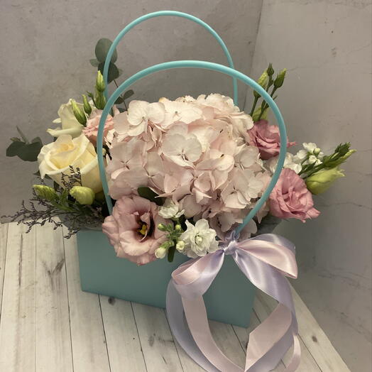Нежная сумочка с гортензией, розами любимой / жене/ маме