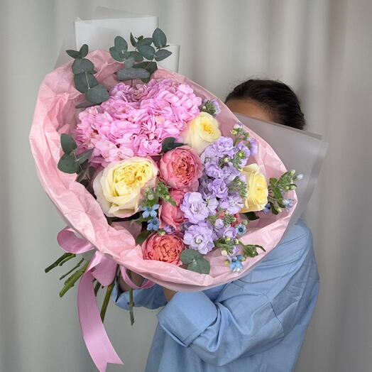 Дофаминовый 🥰🥰 авторский букет с пионовидными розами, гортензией и незабудками