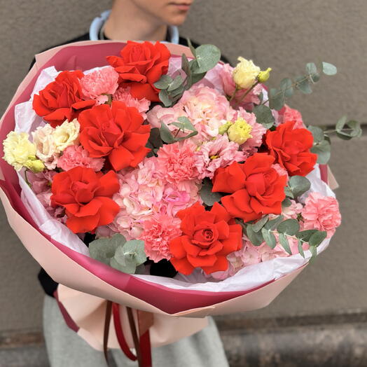 Нежный букет для мамы️
