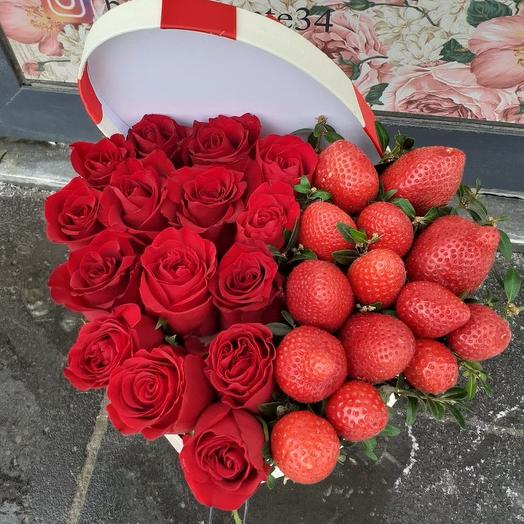 Валентинка с клубникой