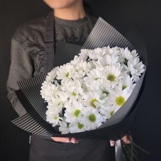 7 sprigs of daisies