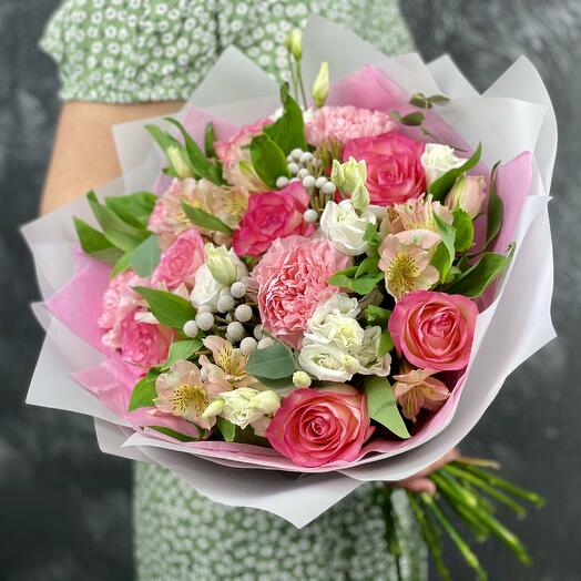 Roses and Eustoma Pirouette