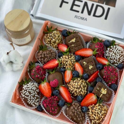 Клубника в шоколаде - набор Delicious (16-20 ягод) - Восхитительный