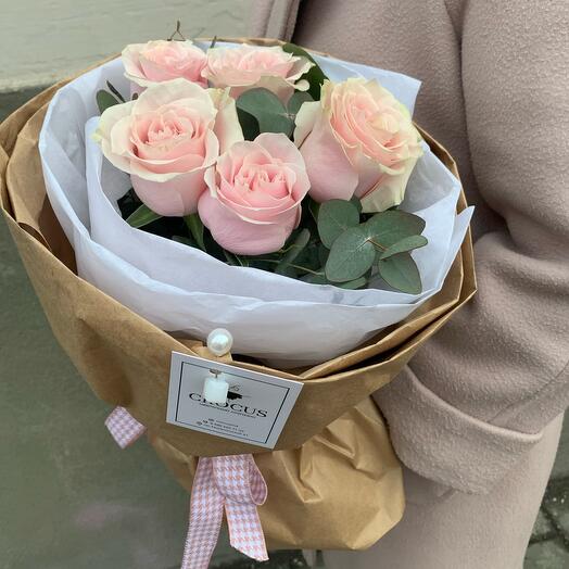 Elegante ramo de rosas