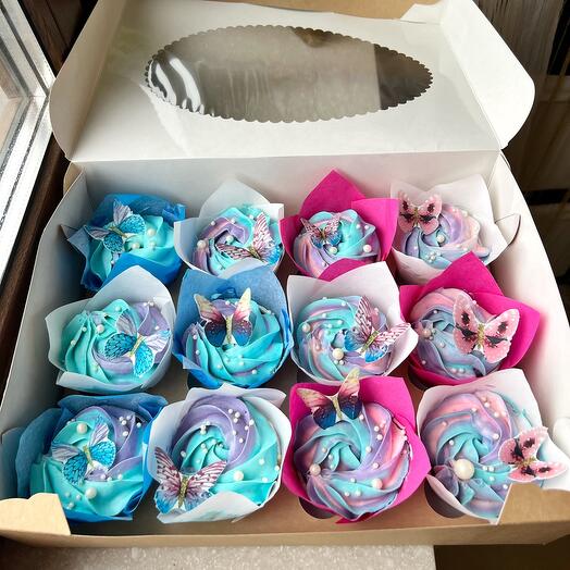 Cupcakes with butterflies