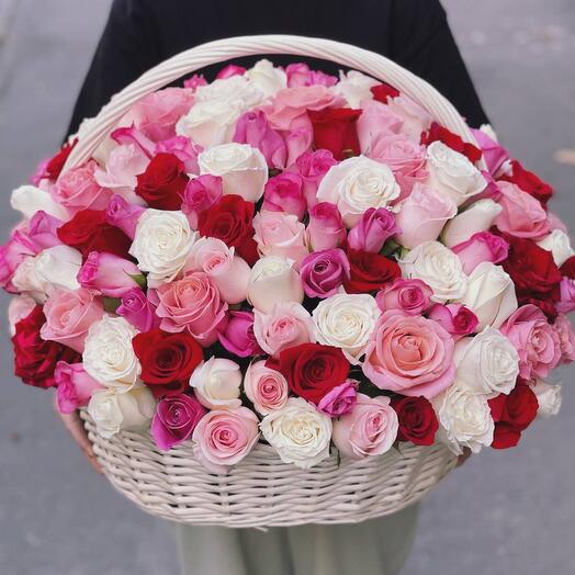 Cesta de lujo con 151 rosas