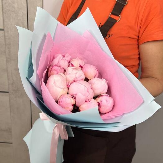 11 pink peonies