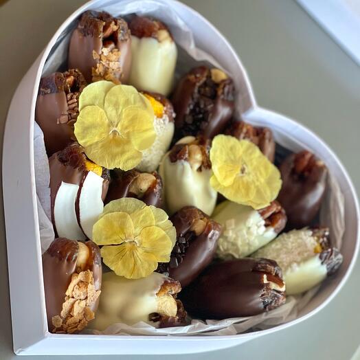 Финики в шоколаде