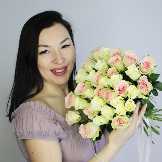 Моно букет из 35 роз