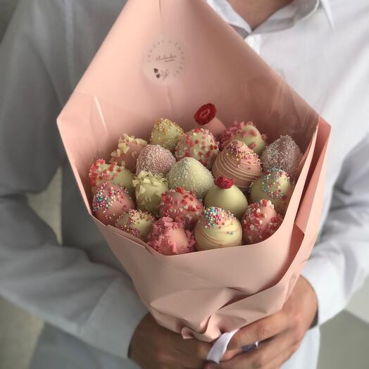 Bouquet of white chocolate-covered strawberries
