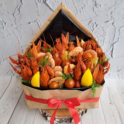 Съедобный букет- конверт с раками и креветками