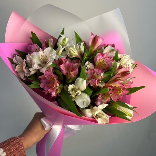 Bouquet of delicate and persistent alstroemeria