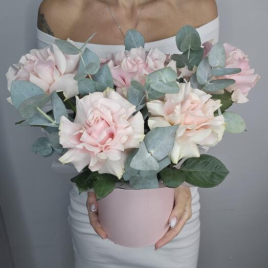 Коробка из французских роз и эвкалипта 💖