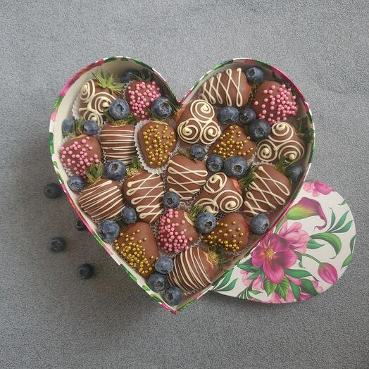 Клубника в шоколаде сердце