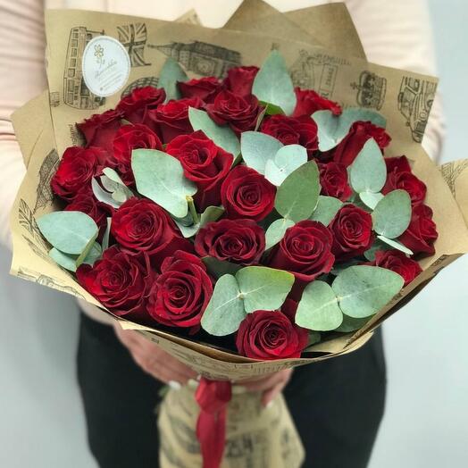 Букет из 25 алых роз