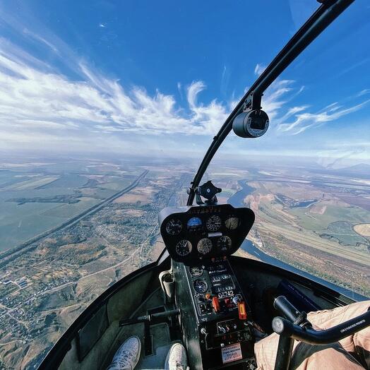Подарочный сертификат «Полет на вертолете Robinson R44» (15 минут, 3 человека)