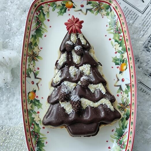 Новогоднее пряное печенье Елочка с марципаном, апельсиновыми цукатами и ликерной карамелью в шоколаде