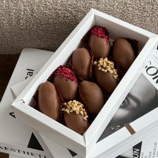 8 Королевских фиников в шоколаде