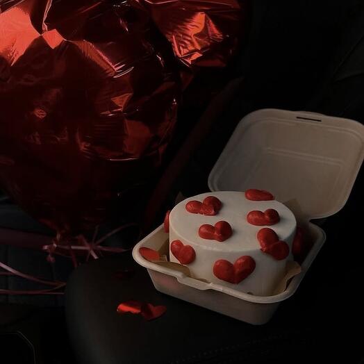 Бенто-торт с объемными сердцами