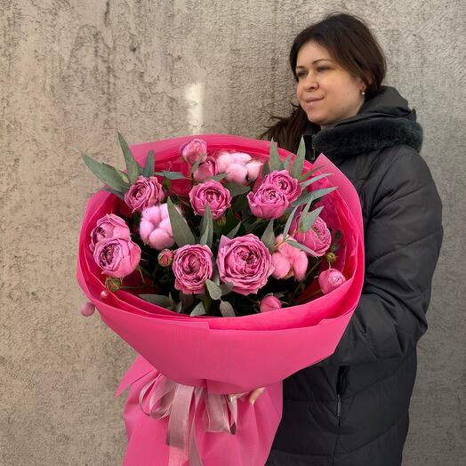 Букет кустовой розы сорта Мисти Баблз
