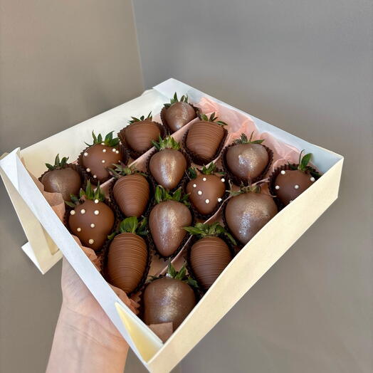 Клубника в молочном шоколаде ПАПЕ🍓 ( 16 ягод )