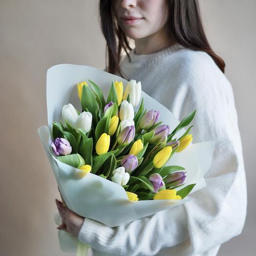 Весенний микс из 25 тюльпанов