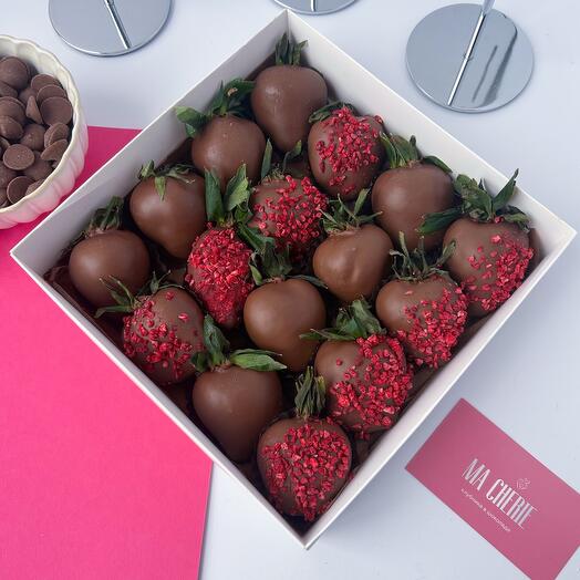 Клубника в шоколаде «Малинка моя»