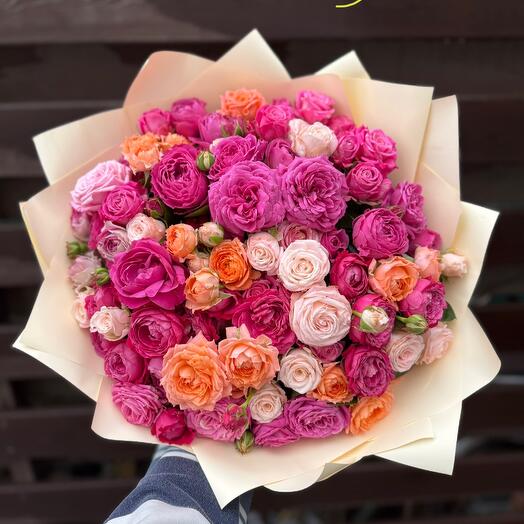 Bouquet of 37 bush roses