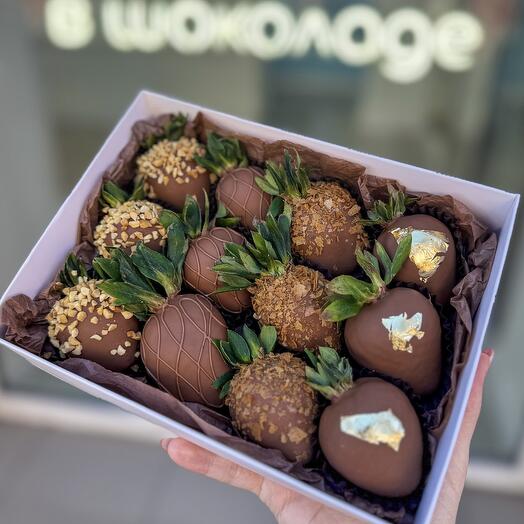Chocolate-covered strawberries 12 pcs.