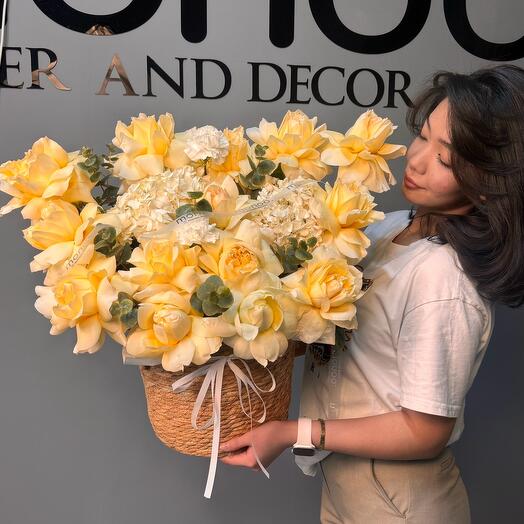 Цветы в коробке monoo