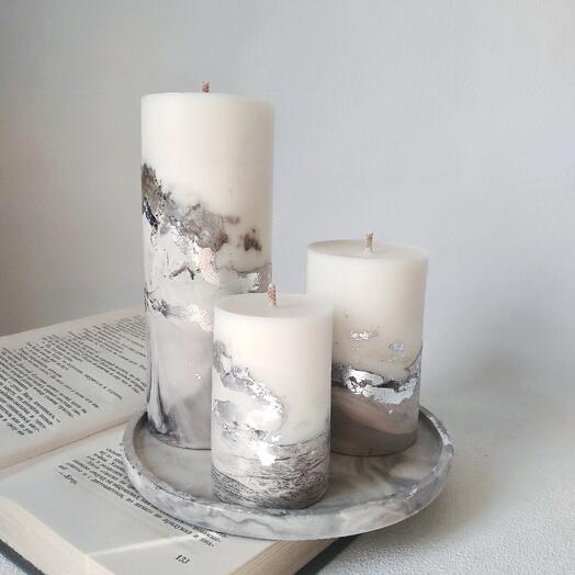 Свечи на бетоне с подносом