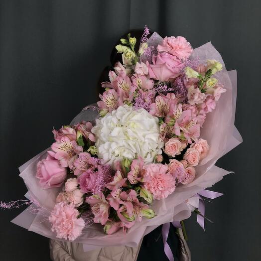 "Air kiss" Author's bouquet of hydrangeas, alstroemeria and roses