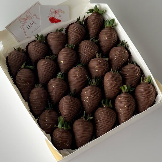 Strawberries in premium milk chocolate, 25 pcs