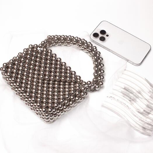 Сумочка серебряная