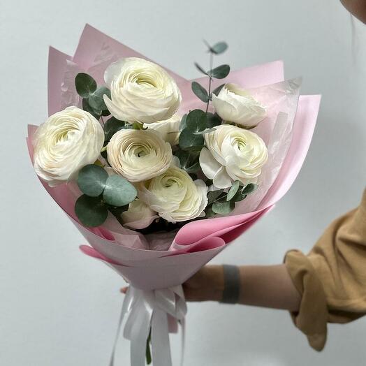 Букет из Ранюнкулусов и эакалипта