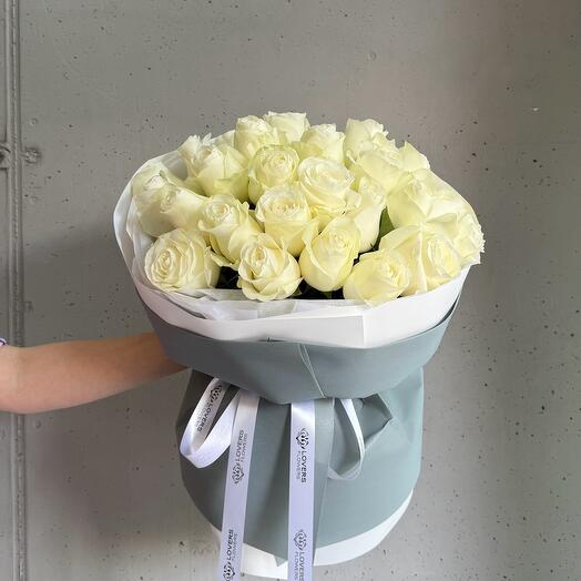 Моно из белых роз 25