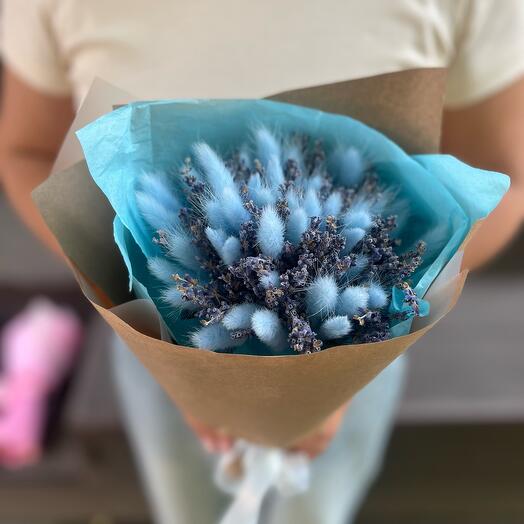 Букет с лавандой и лагурусом голубой