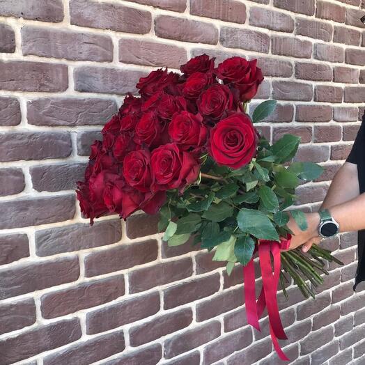 Букет из 23 красных роз 70 см