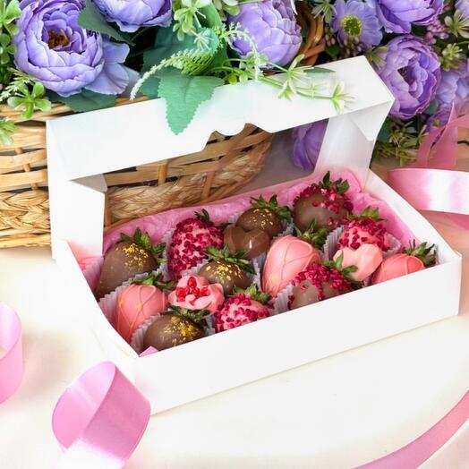 Клубника в шоколаде HELLO KITTY | 12-15 ягод