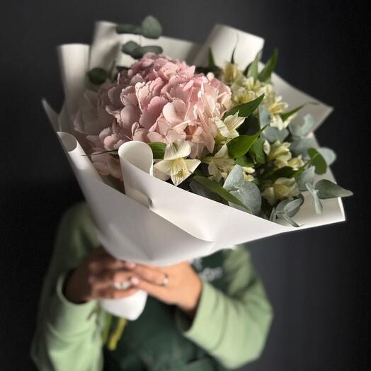 Букет комплимент/гортензия/альстромерия/эвкалипт/Цветы Магнитогорск/Доставка Магнитогорск