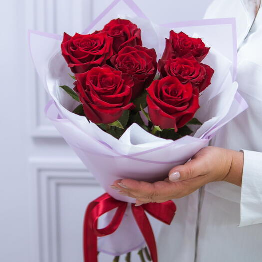 Belle mini red! из 7 красных роз 🌸🦋🍀 больше живых цветов =)