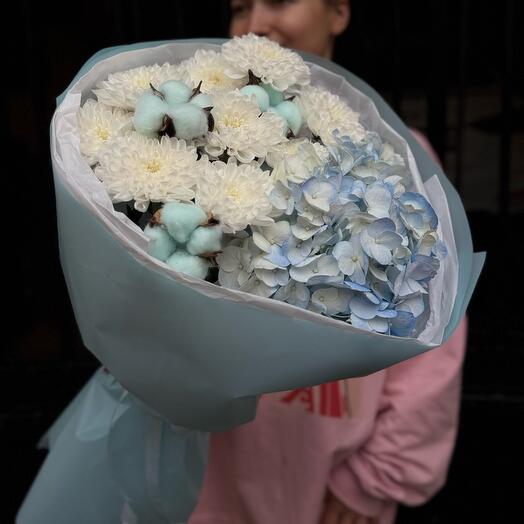 Букет на праздник (гортензия, хризантемы )