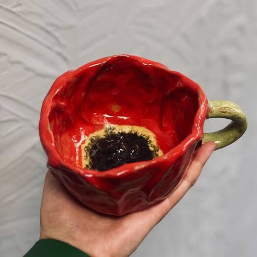 Тюльпан красный