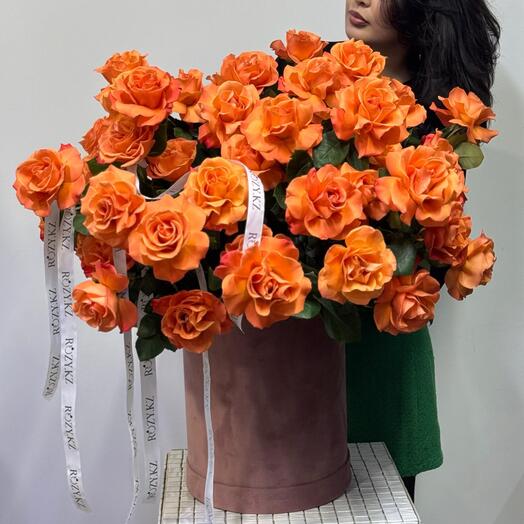 Композиция из 51 французской розы в бархатной коробке