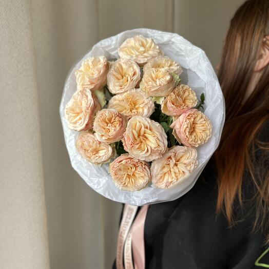 Букет «Дюшес» из 5 кустовых пионовидных роз 💛
