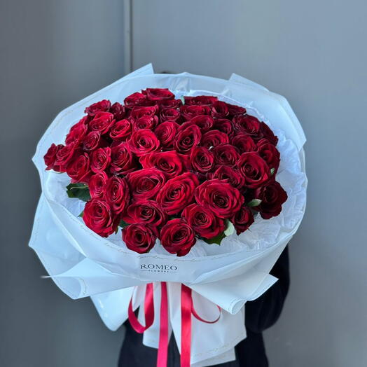 Классический букет из 51 красной розы