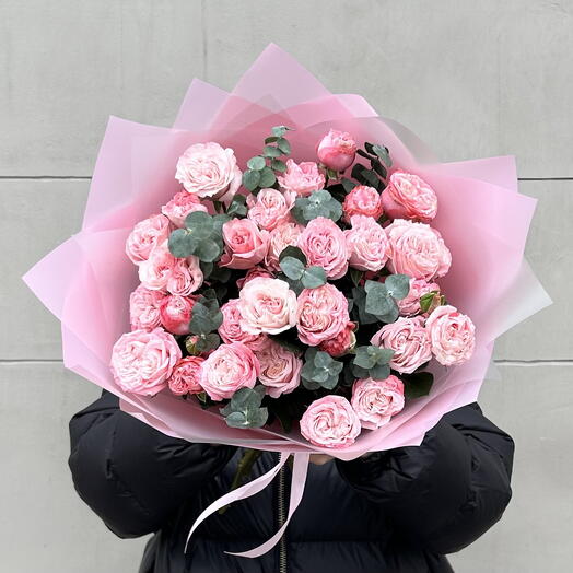 Букет нежных роз Мадам Бомбастик с эвкалиптом 💗