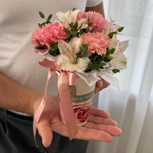 Уютная цветочная композиция для мамы 💕