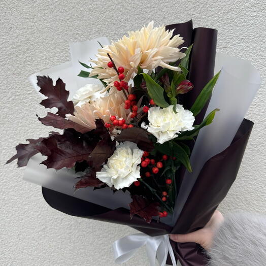 Стойкий букет в осенних оттенках