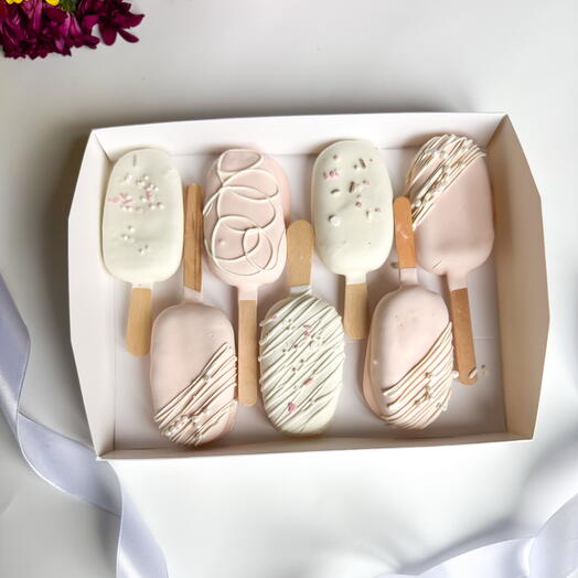 Набор пирожных  на 8 марта , подарок для мамы/бабушки  /девушки